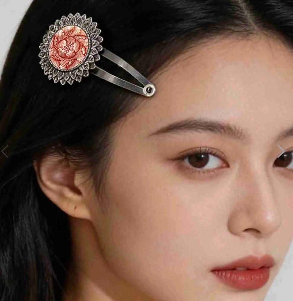 Porcelain hair brooch & ties